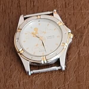 Vintage Lorus Quartz Gold Mickey Mouse Womens Watch Y121-X095. White dial